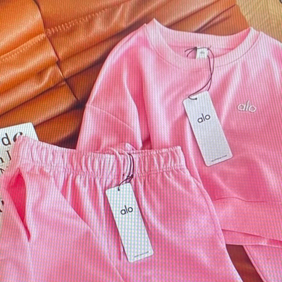 ALO Yoga Kids Bright Pink Pajama Set - Picture 2 of 6